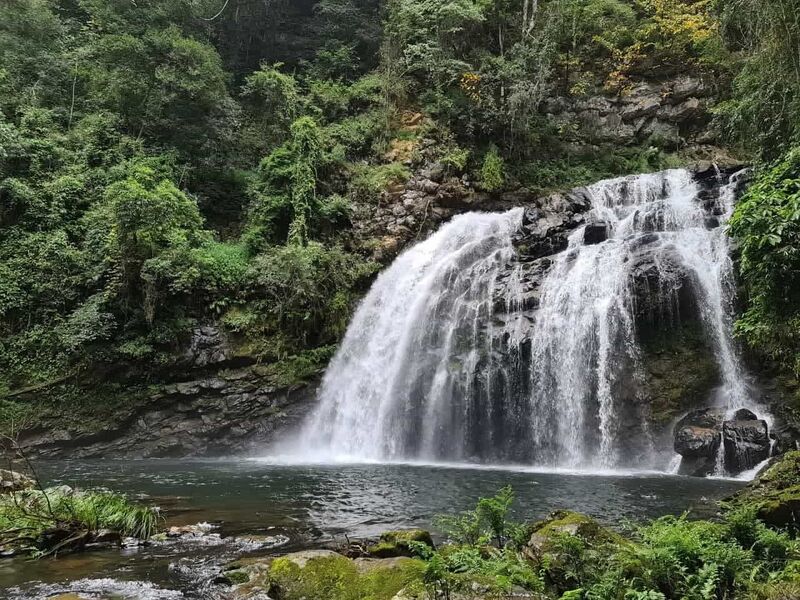 File:Waterfall jaywhite.jpg